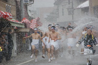 大東大原水かけ祭り