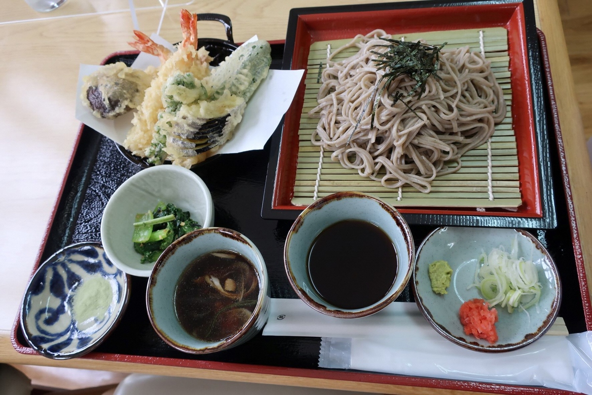 「いわいどり海老天ざる蕎麦」