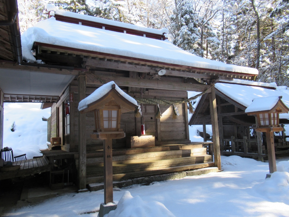 曽慶熊野神社本殿